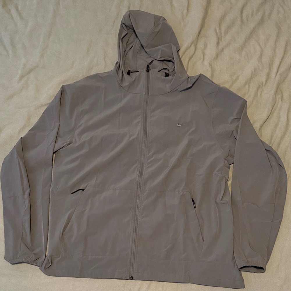 Nike Men's Light Gray Windbreaker Jacket and Pants - Picture 2 of 13